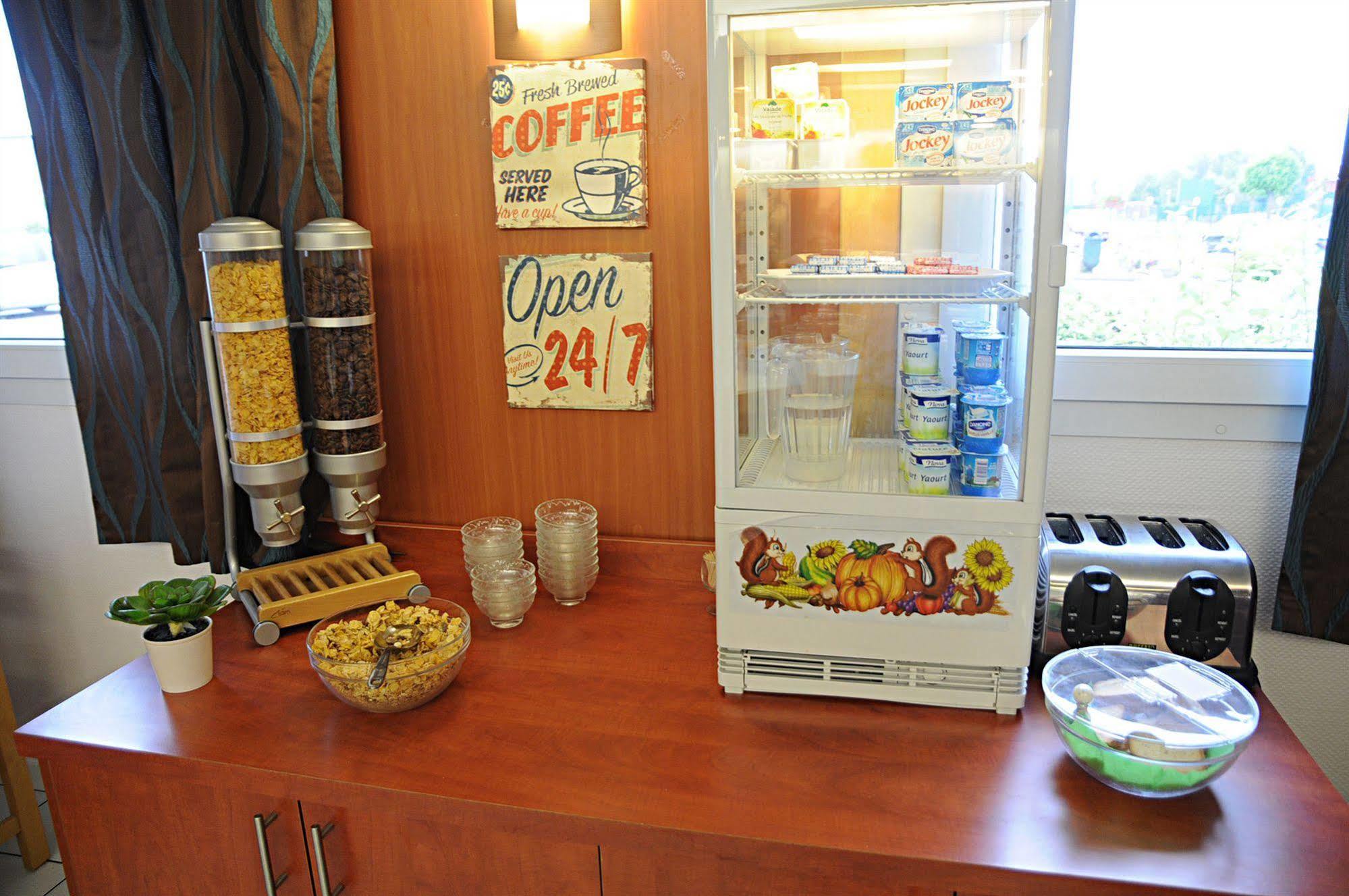 B&B Hotel Mulhouse Sausheim Esterno foto